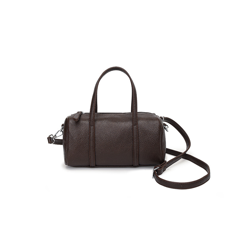 Classic cylindrical barrel‑style bag